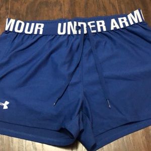•Under Armour Youth XL Athletic Shorts•